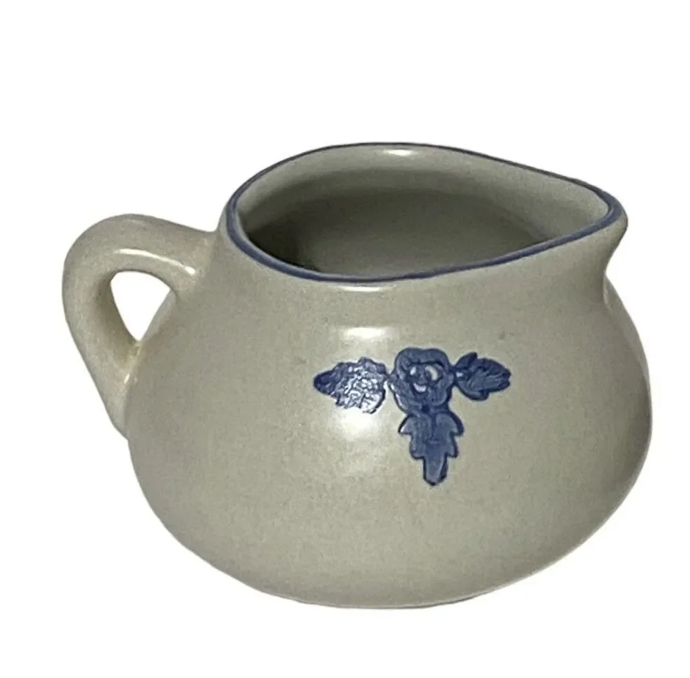 Pfaltzgraff Yorktowne Gravy Sauce Boat Pitcher Blue Gray Stoneware 7-414